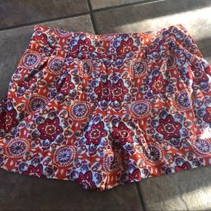 FLOWY COLORFUL SHORTS